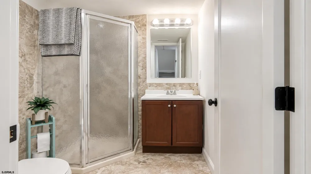 18 Empire Dr Egg Harbor Township, NJ 08232