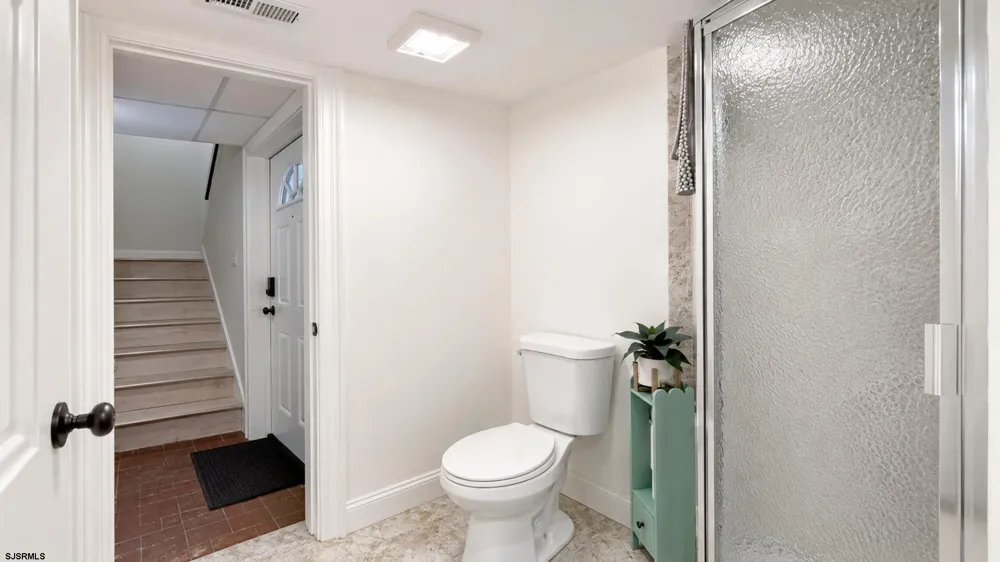18 Empire Dr Egg Harbor Township, NJ 08232