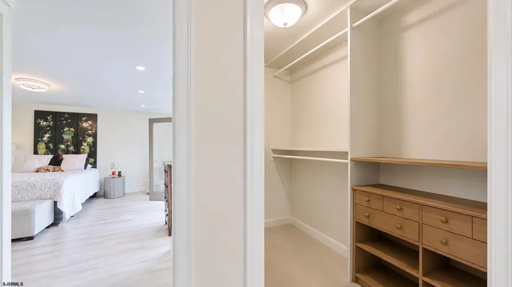 18 Empire Dr Egg Harbor Township, NJ 08232