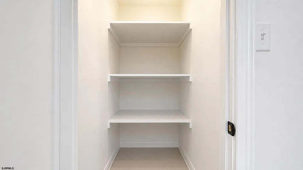 18 Empire Dr Egg Harbor Township, NJ 08232