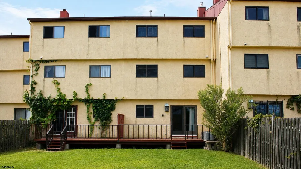 18 Empire Dr Egg Harbor Township, NJ 08232