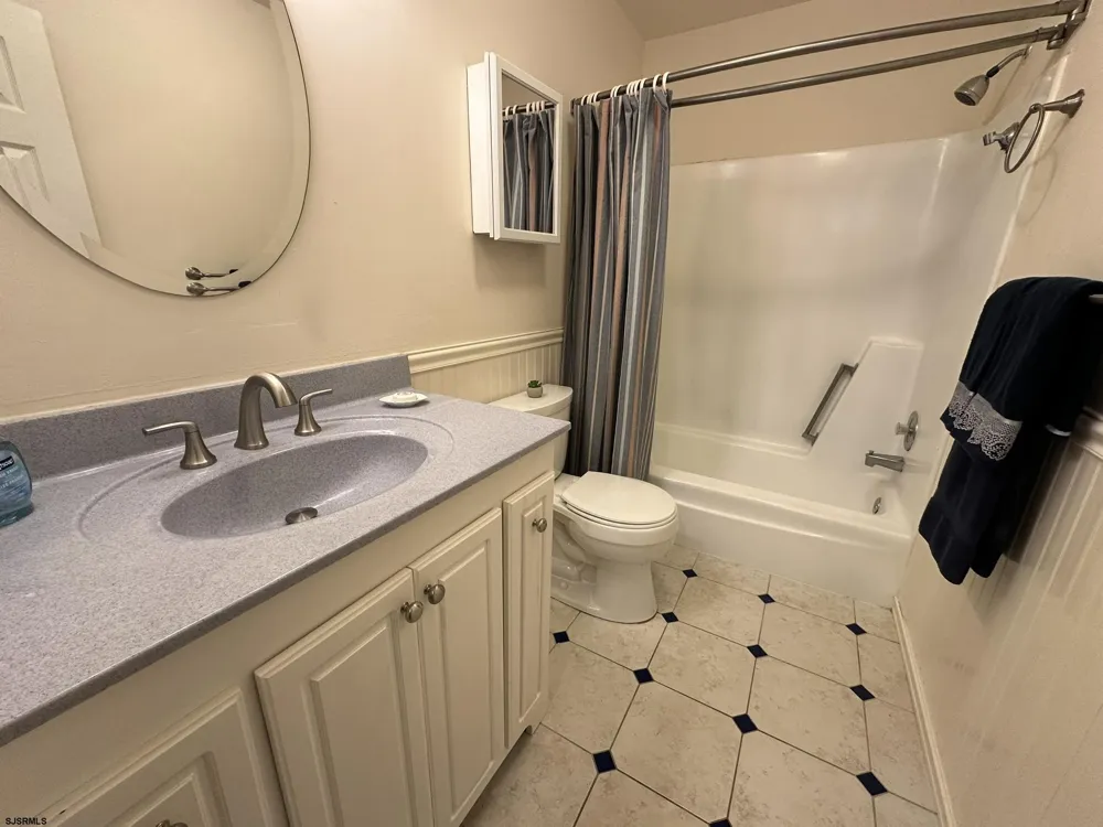 703 Camelback Ct Mays Landing, NJ 08330