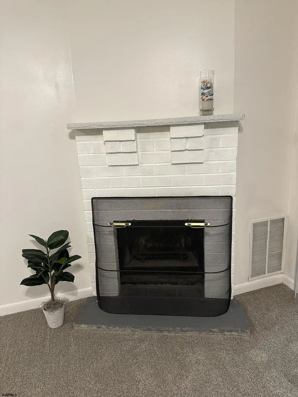 703 Camelback Ct Mays Landing, NJ 08330