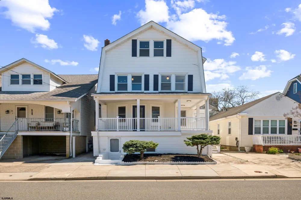 3 N Surrey Ave Ventnor, NJ 08406