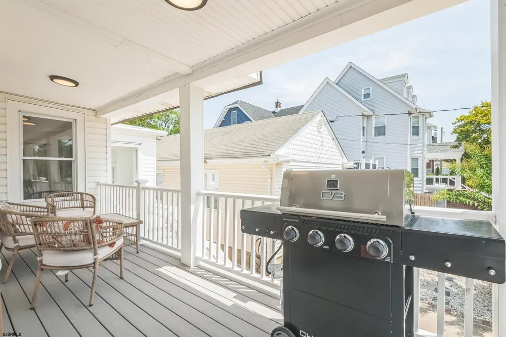 3 N Surrey Ave Ventnor, NJ 08406