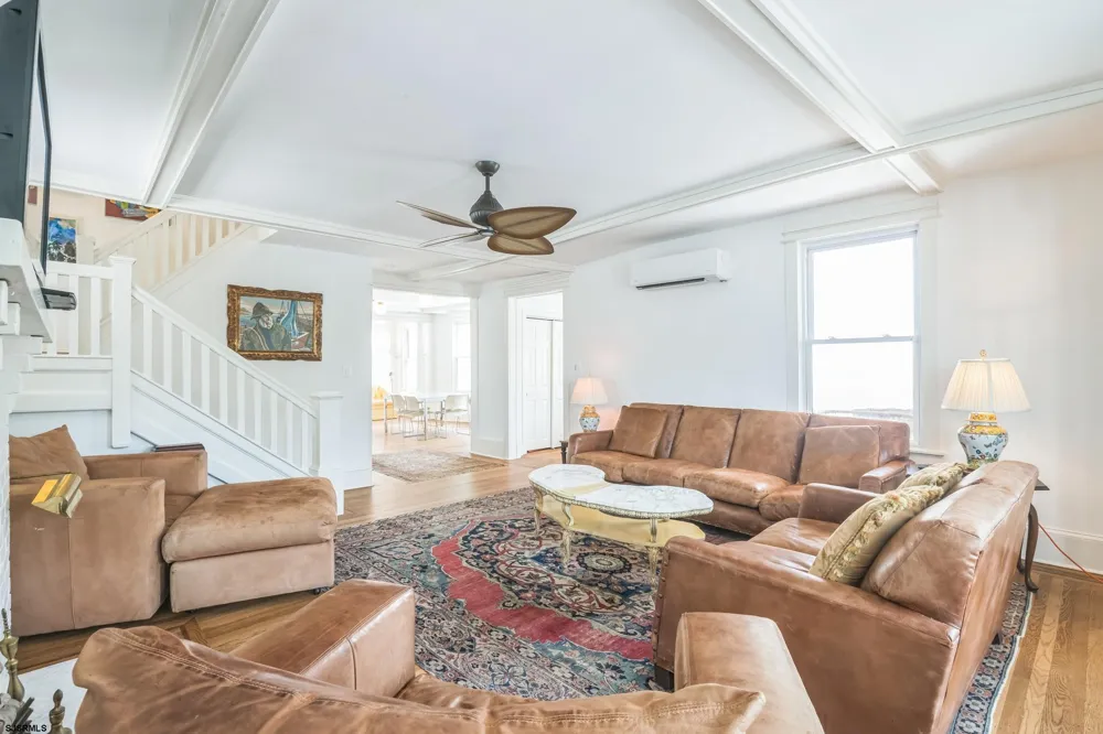 3 N Surrey Ave Ventnor, NJ 08406