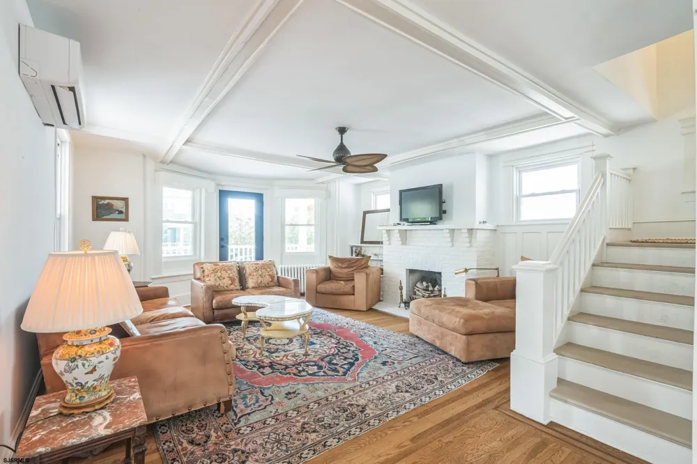 3 N Surrey Ave Ventnor, NJ 08406