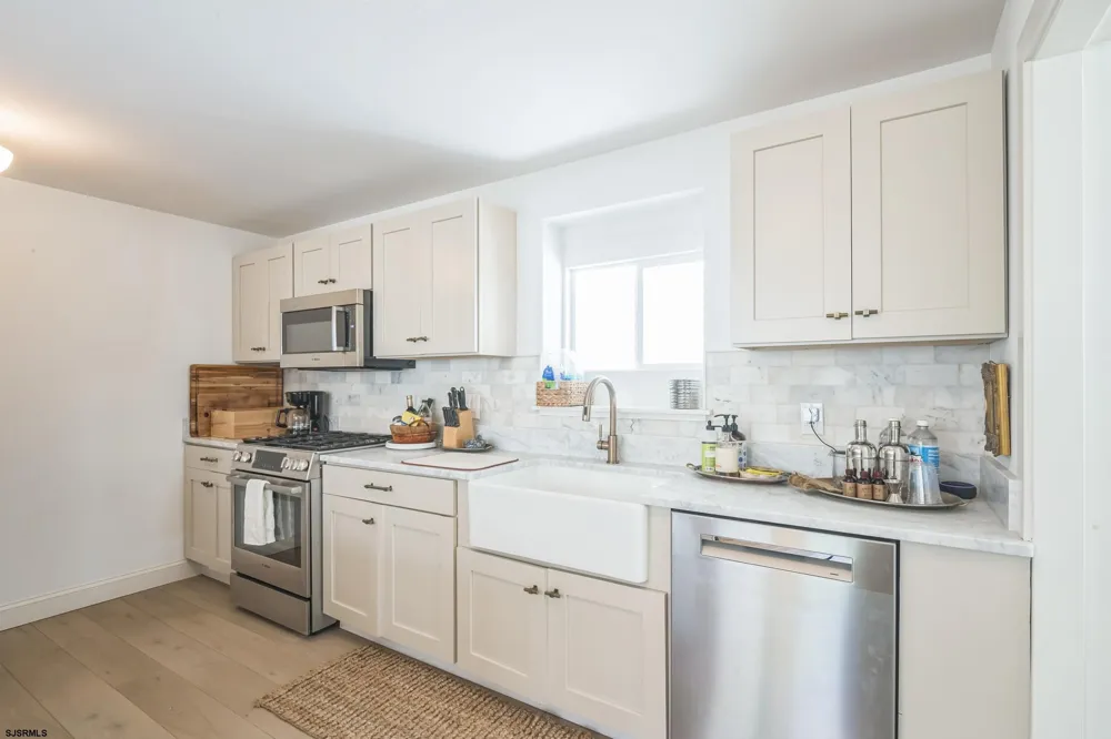 3 N Surrey Ave Ventnor, NJ 08406