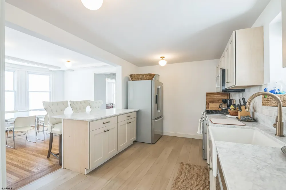 3 N Surrey Ave Ventnor, NJ 08406