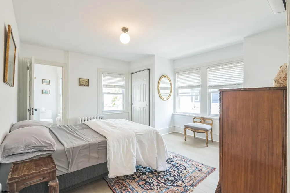 3 N Surrey Ave Ventnor, NJ 08406