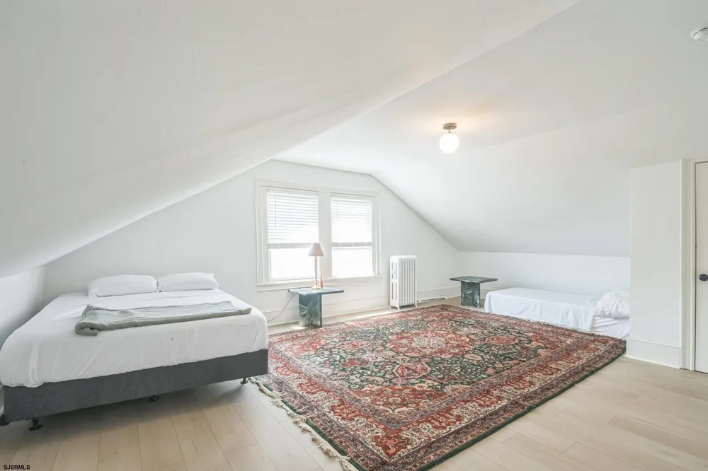 3 N Surrey Ave Ventnor, NJ 08406