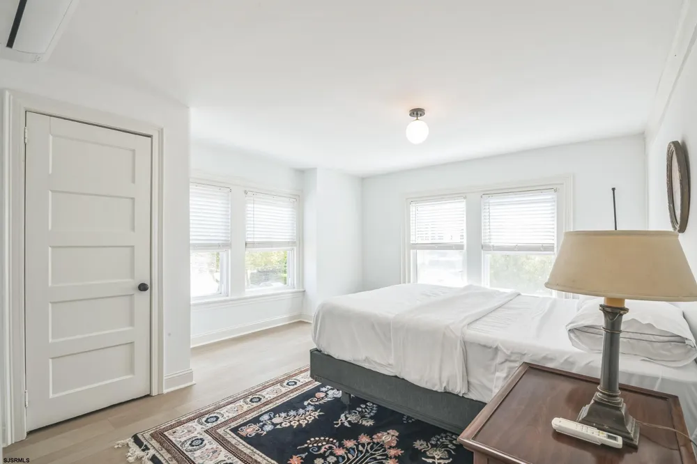 3 N Surrey Ave Ventnor, NJ 08406