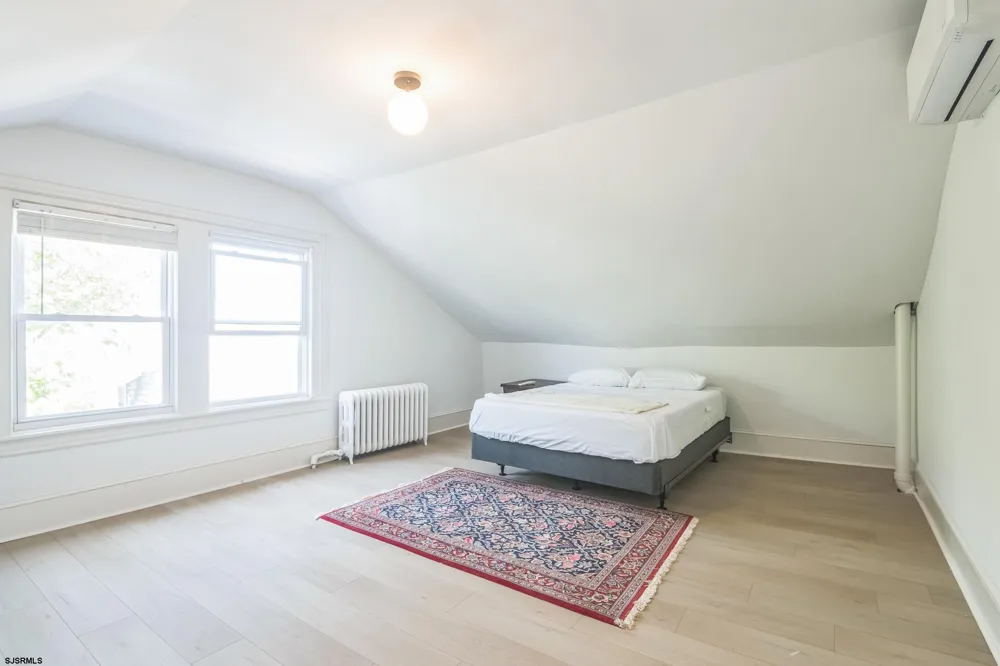 3 N Surrey Ave Ventnor, NJ 08406