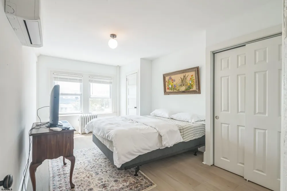 3 N Surrey Ave Ventnor, NJ 08406