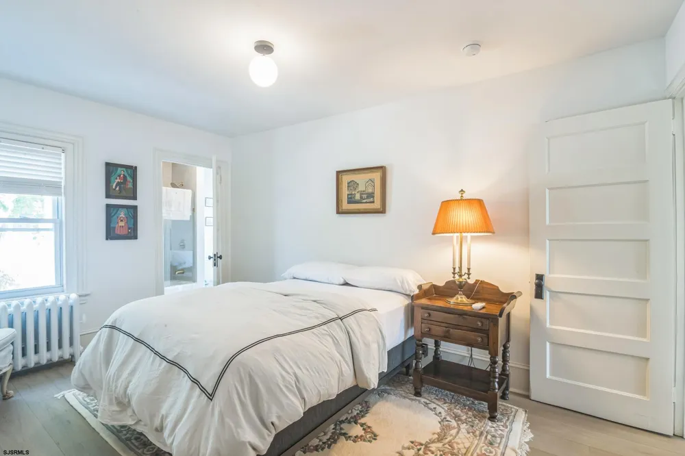 3 N Surrey Ave Ventnor, NJ 08406