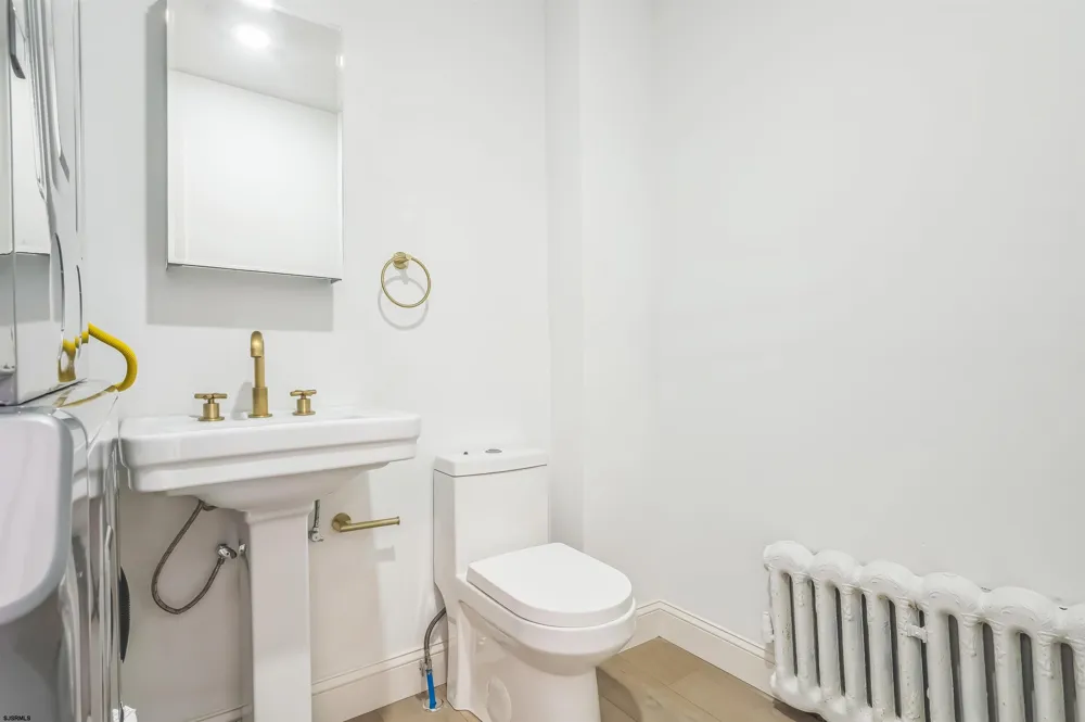 3 N Surrey Ave Ventnor, NJ 08406