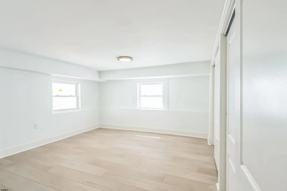 3 N Surrey Ave Ventnor, NJ 08406