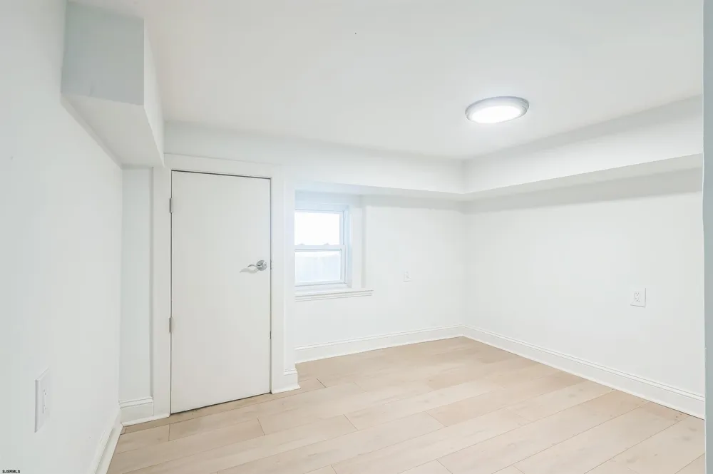 3 N Surrey Ave Ventnor, NJ 08406