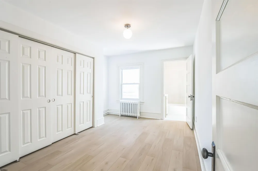 3 N Surrey Ave Ventnor, NJ 08406