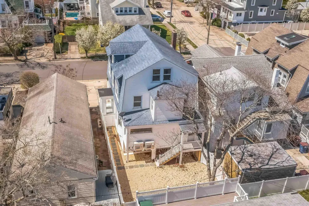 3 N Surrey Ave Ventnor, NJ 08406
