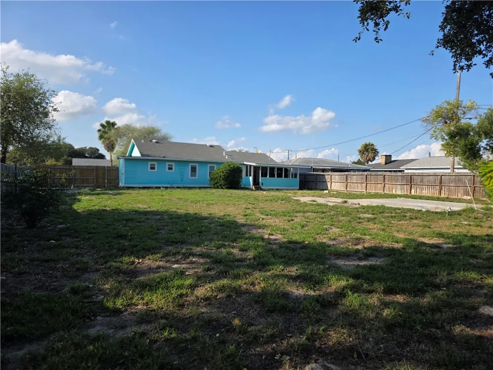 325 S Saunders Street Aransas Pass, TX 78336