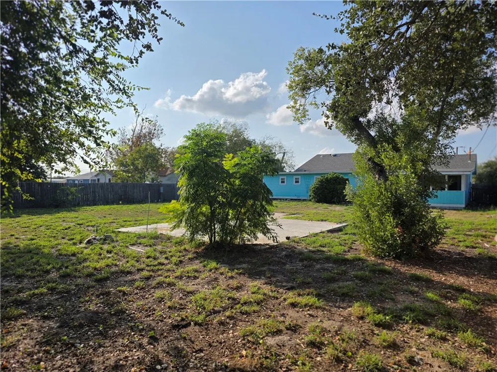 325 S Saunders Street Aransas Pass, TX 78336
