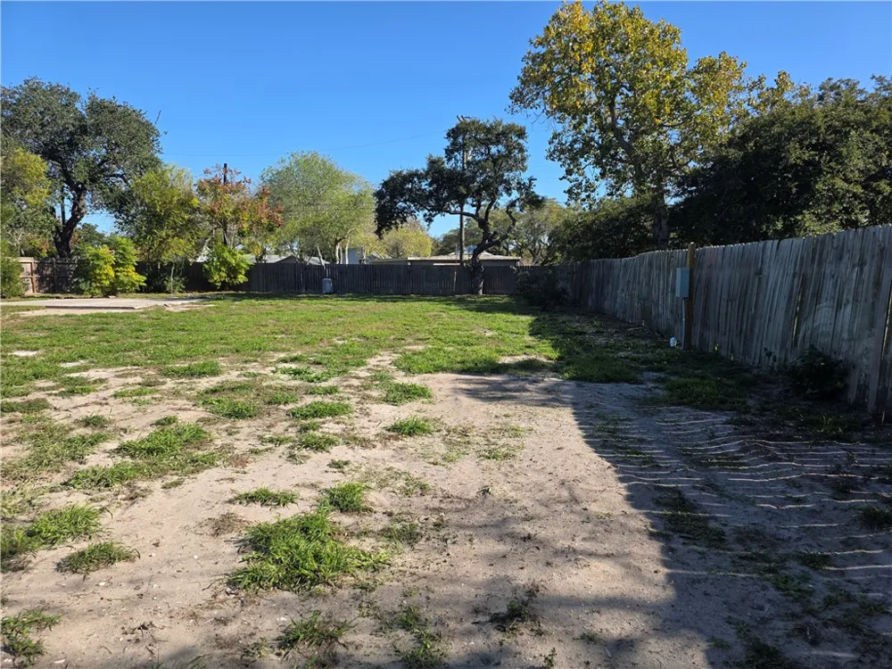 325 S Saunders Street Aransas Pass, TX 78336