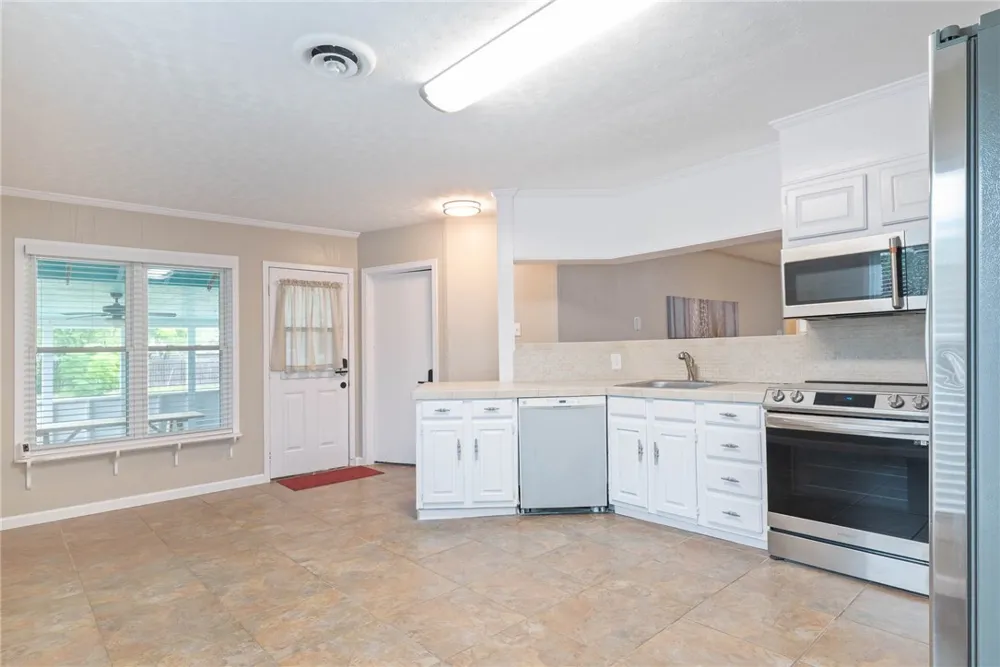 325 S Saunders Street Aransas Pass, TX 78336