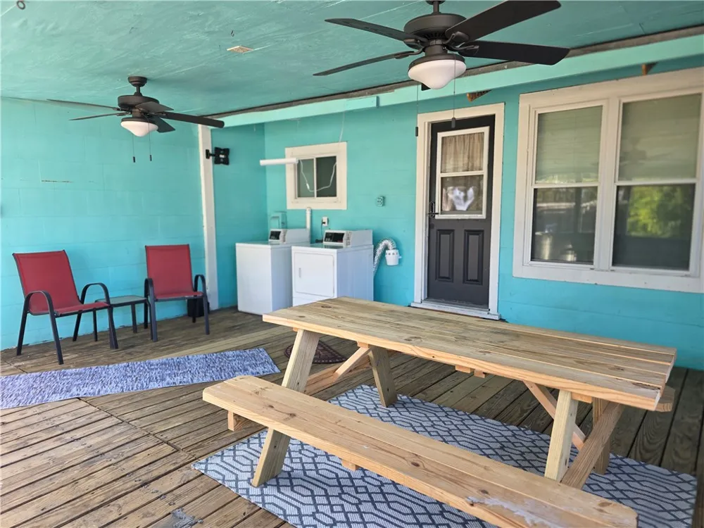 325 S Saunders Street Aransas Pass, TX 78336