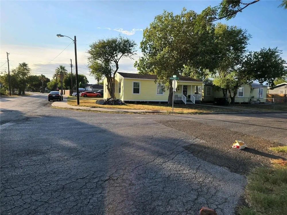 133 E Vanderbilt Drive Corpus Christi, TX 78415
