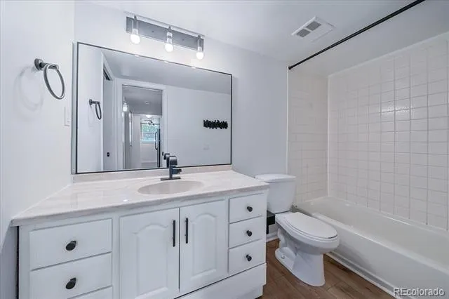 9727 E Peakview Avenue #A1 Englewood, CO 80111