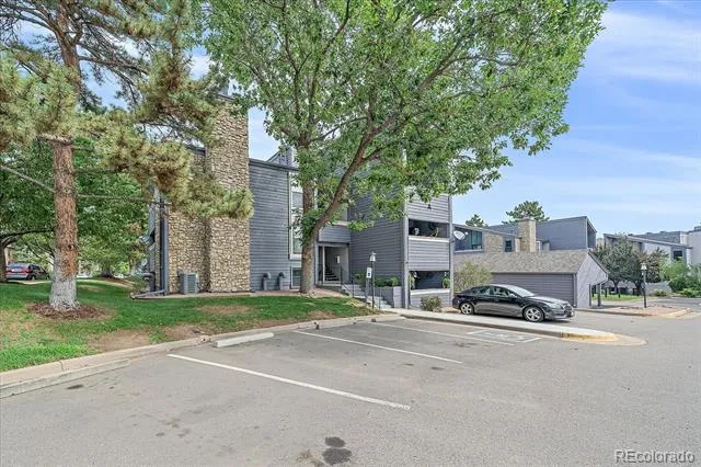 9727 E Peakview Avenue #A1 Englewood, CO 80111