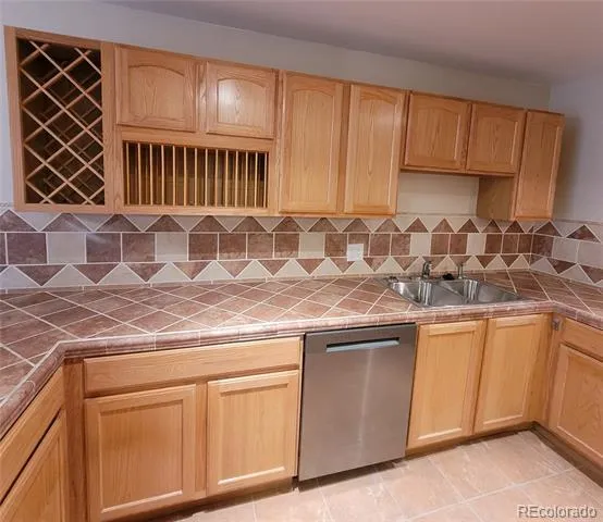 755 S Clinton Street #6B Denver, CO 80247