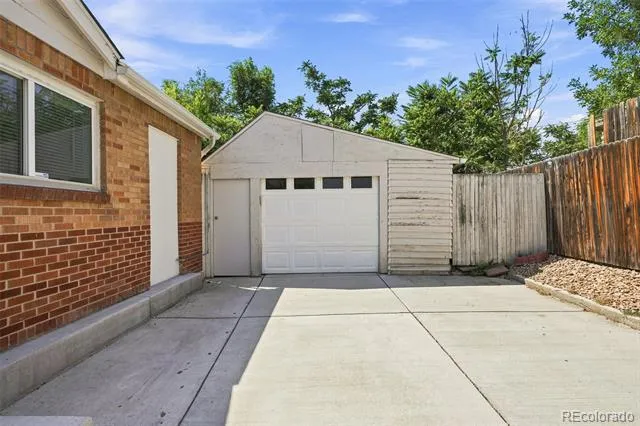 9231 Clayton Street Thornton, CO 80229