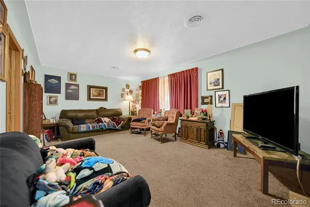 625 E 1st Street Akron, CO 80720