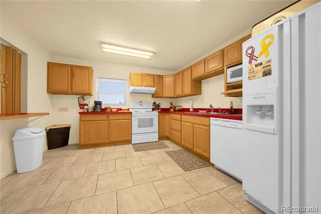 60 Hickory Avenue Akron, CO 80720