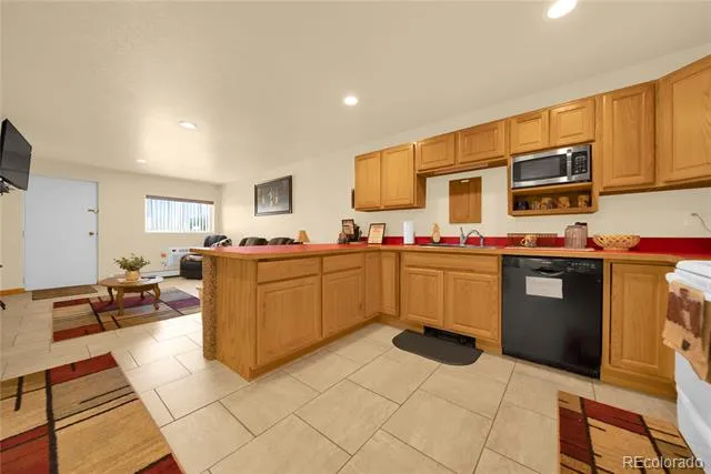60 Hickory Avenue Akron, CO 80720