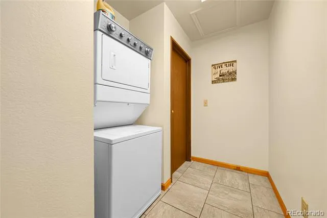60 Hickory Avenue Akron, CO 80720