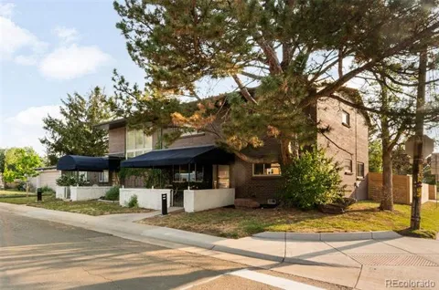 897 Glencoe Street #4