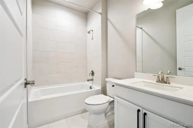 248 Hampshire Lane Castle Pines, CO 80108