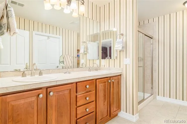 7645 S Addison Way Aurora, CO 80016