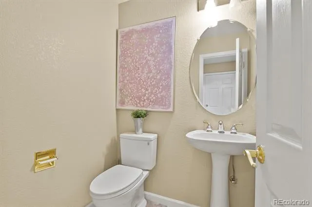 18093 E Alamo Drive Centennial, CO 80015