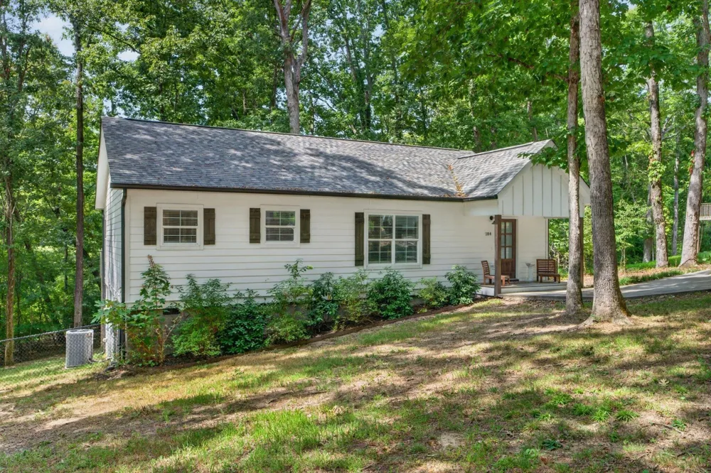184 Middle Road Lookout Mountain, GA 30750