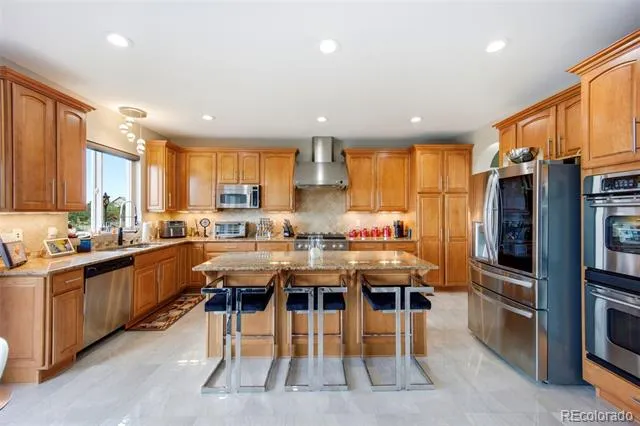 2526 Eastview Drive Castle Rock, CO 80104