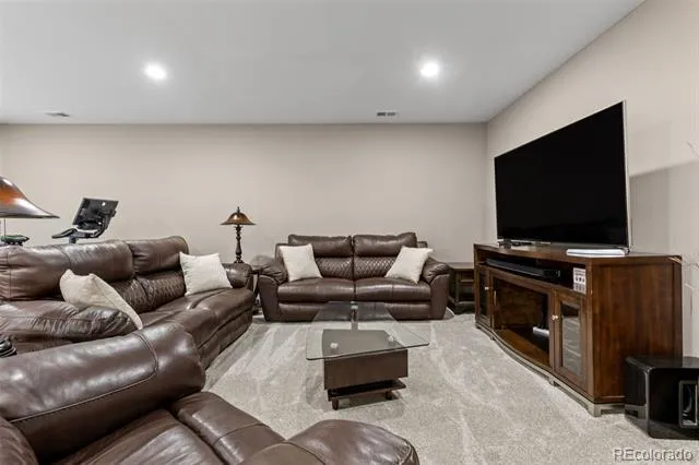 9698 Danube Court Commerce City, CO 80022