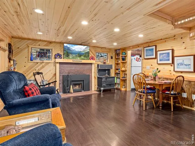 3154 Riverside Drive Lyons, CO 80540