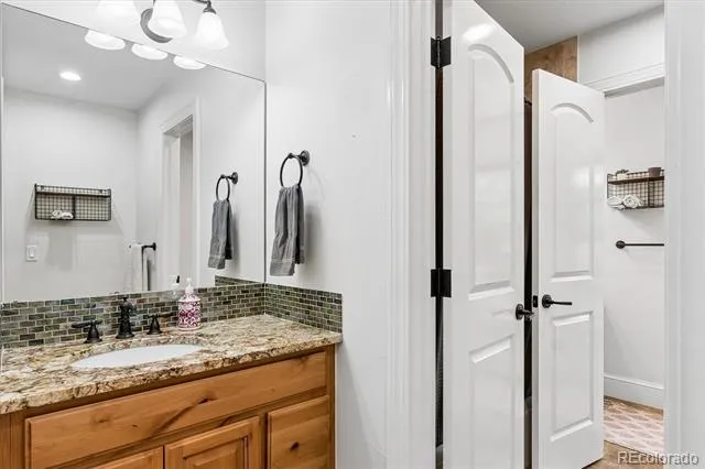 5518 S Foresthill Street Littleton, CO 80120