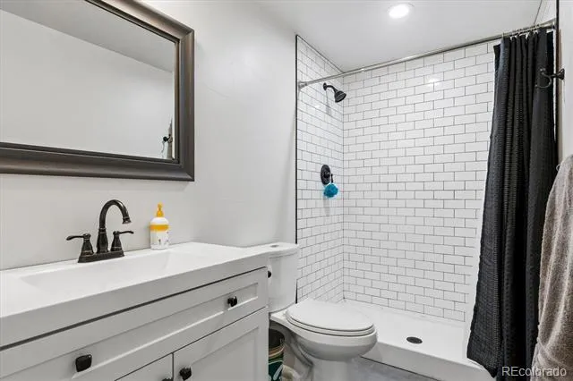5518 S Foresthill Street Littleton, CO 80120