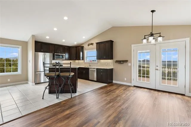 127 Carlton Circle Florissant, CO 80816