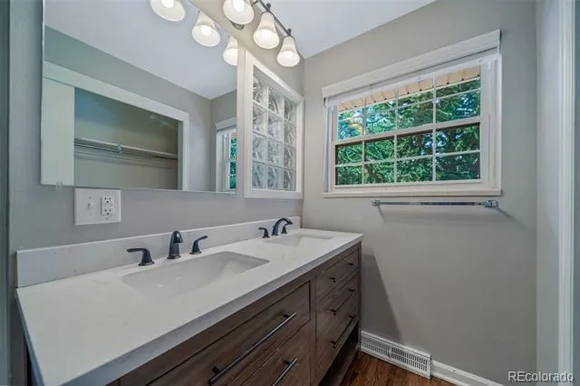 1453 S Lima Court Aurora, CO 80012